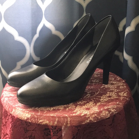 High heels - Picture 3 of 5